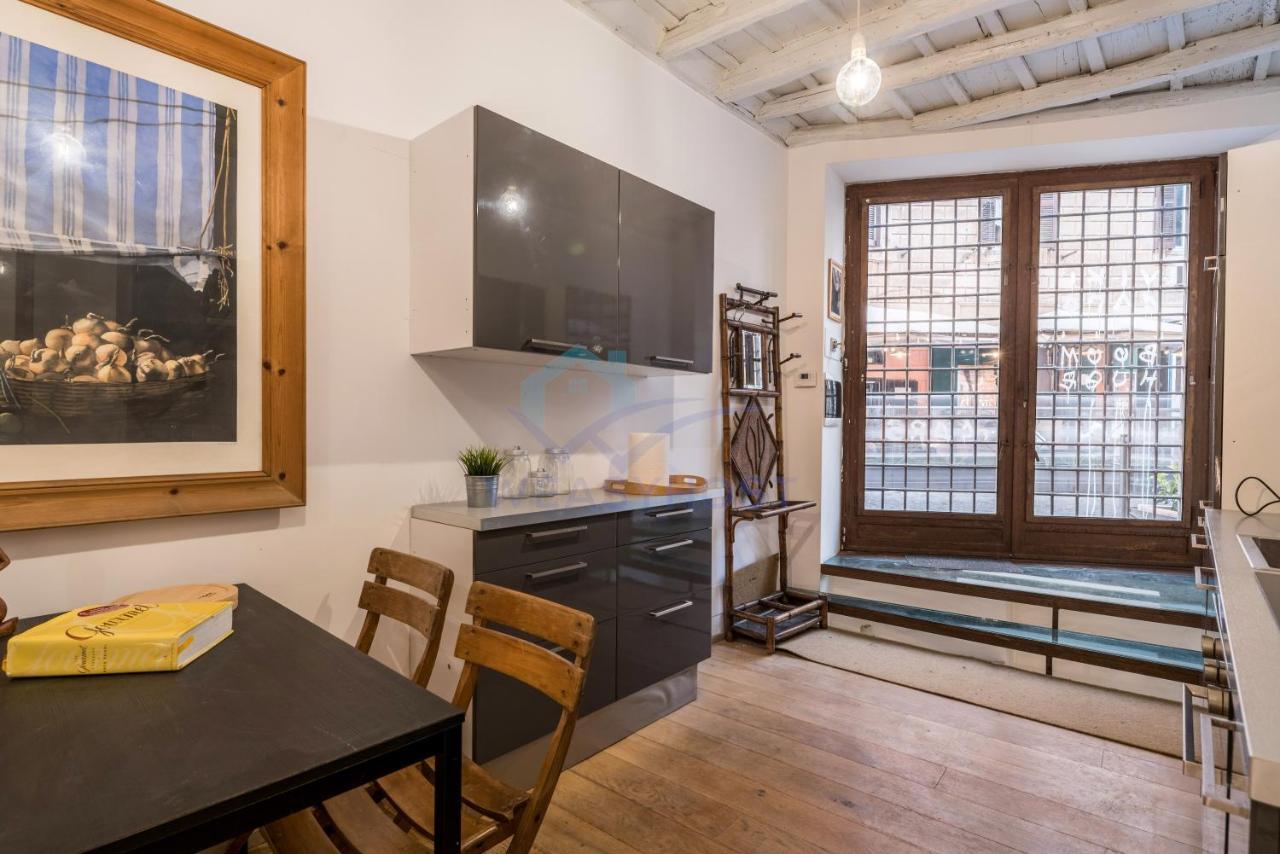 Cozy Entire Apt Close To Piazza Trilussa โรม ภายนอก รูปภาพ